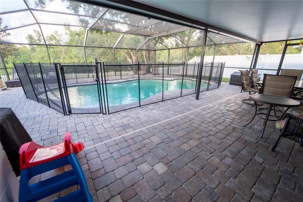 合同活跃: $464,500 (3 贝兹, 2 浴室, 1756 平方英尺)