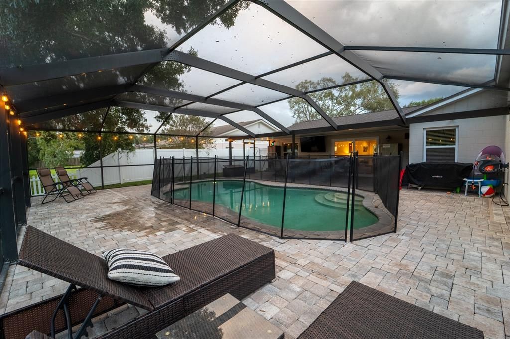 合同活跃: $464,500 (3 贝兹, 2 浴室, 1756 平方英尺)