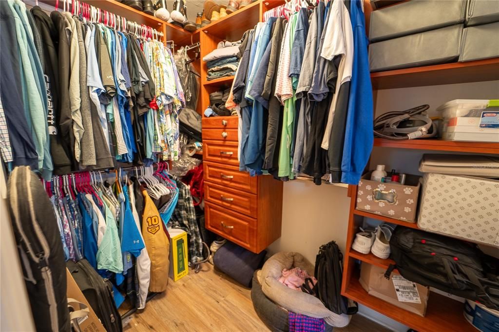 合同活跃: $464,500 (3 贝兹, 2 浴室, 1756 平方英尺)