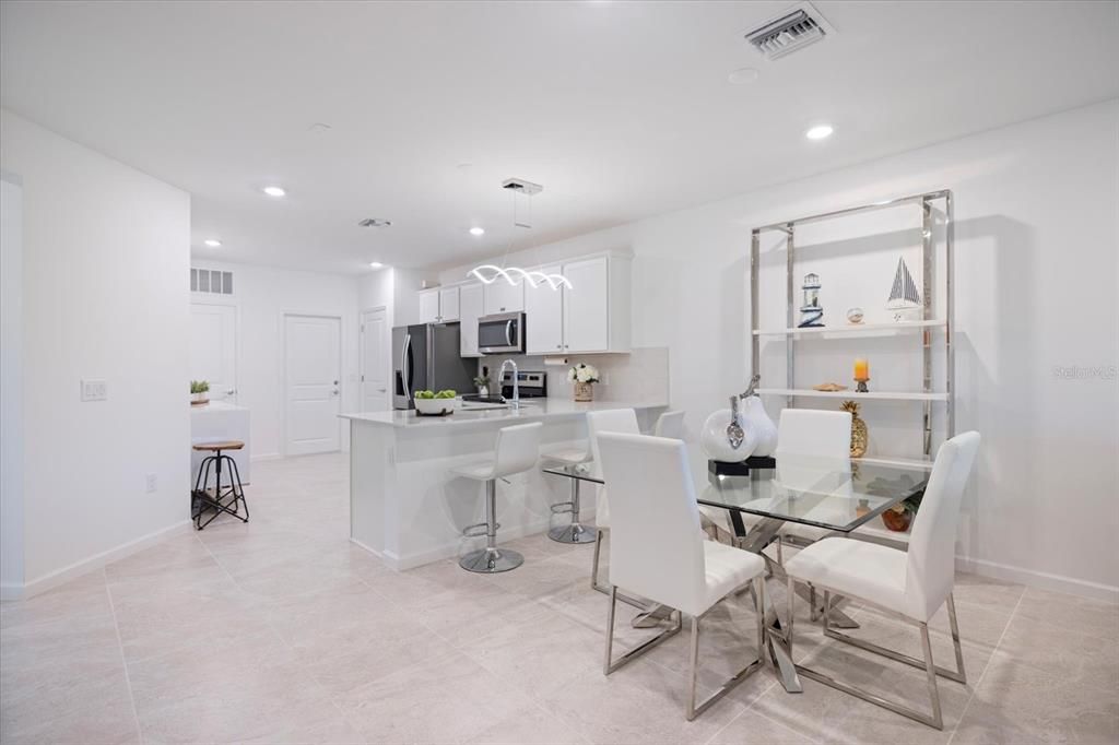 待售: $420,000 (2 贝兹, 2 浴室, 1466 平方英尺)