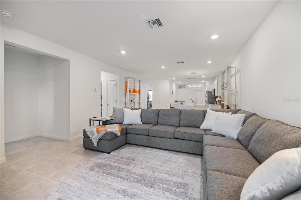 待售: $420,000 (2 贝兹, 2 浴室, 1466 平方英尺)