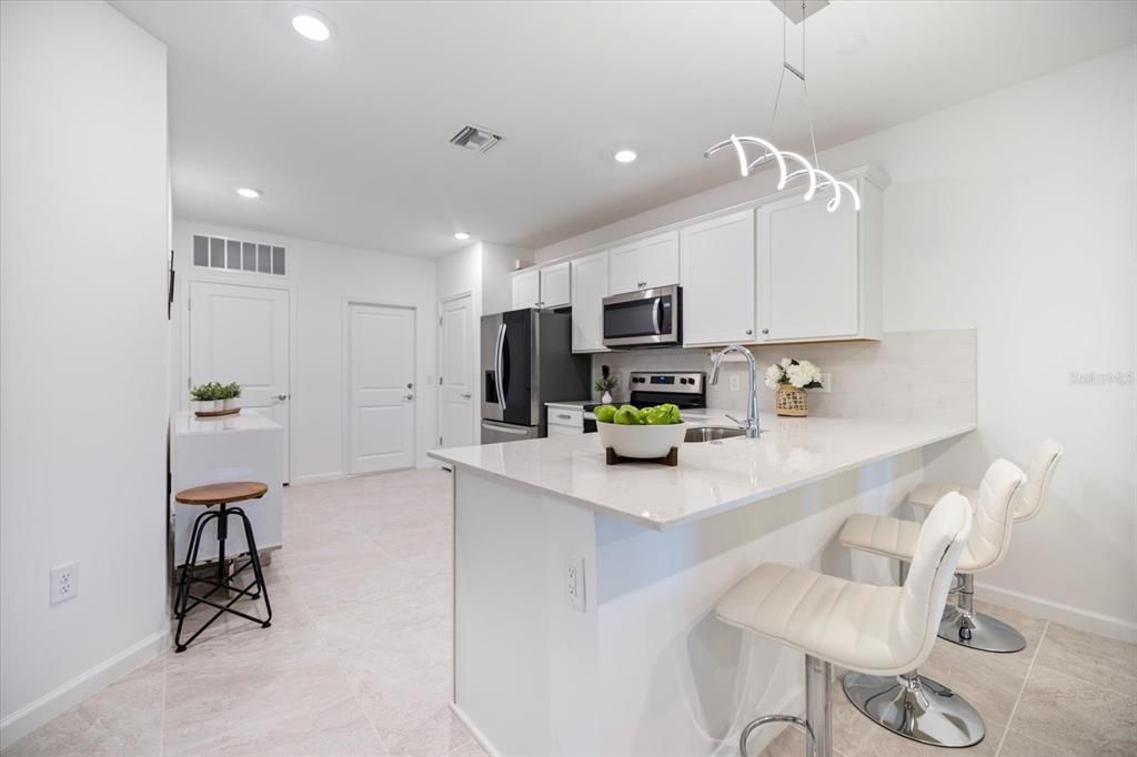 待售: $420,000 (2 贝兹, 2 浴室, 1466 平方英尺)