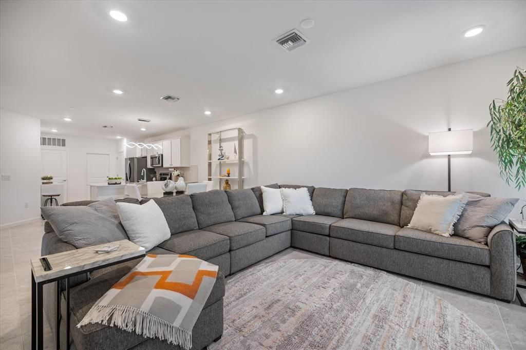 待售: $420,000 (2 贝兹, 2 浴室, 1466 平方英尺)