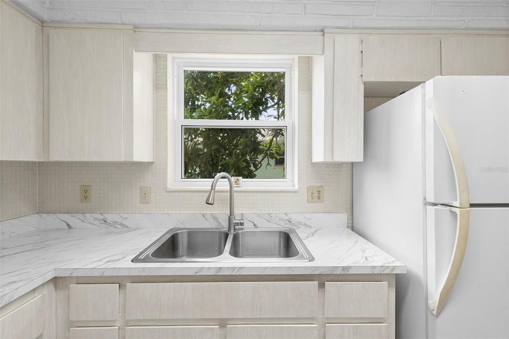 Под контрактом: $269,000 (3 спален, 2 ванн, 1186 Квадратных фут)