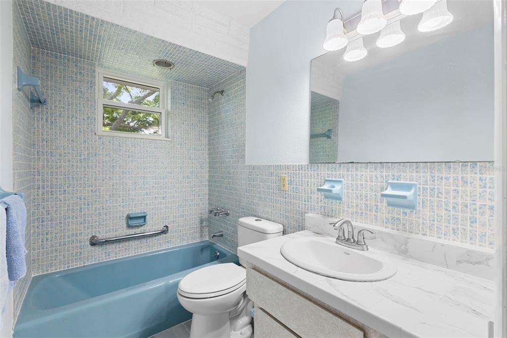 Под контрактом: $269,000 (3 спален, 2 ванн, 1186 Квадратных фут)