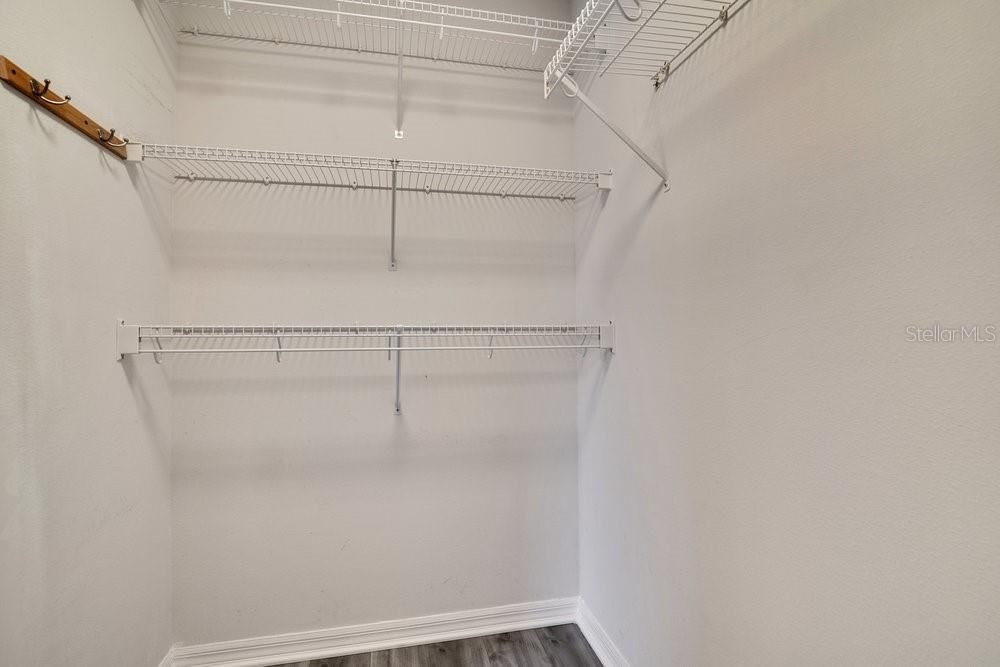 合同活跃: $243,000 (2 贝兹, 2 浴室, 1331 平方英尺)