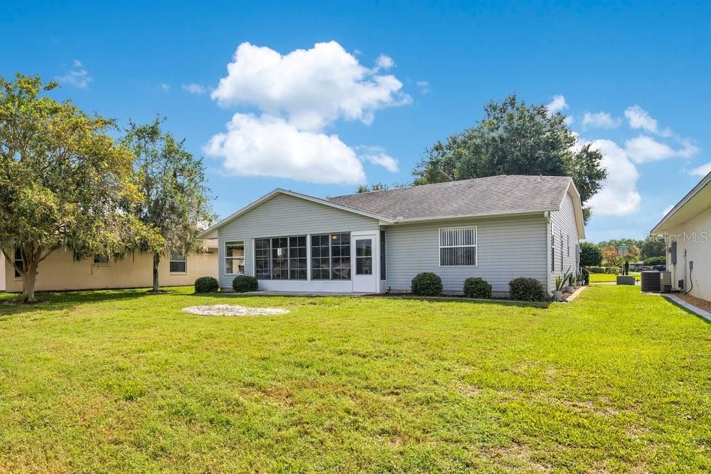 合同活跃: $243,000 (2 贝兹, 2 浴室, 1331 平方英尺)