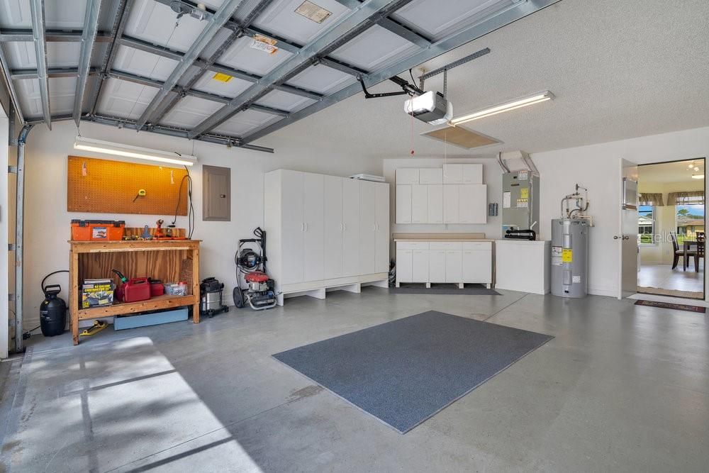 合同活跃: $243,000 (2 贝兹, 2 浴室, 1331 平方英尺)