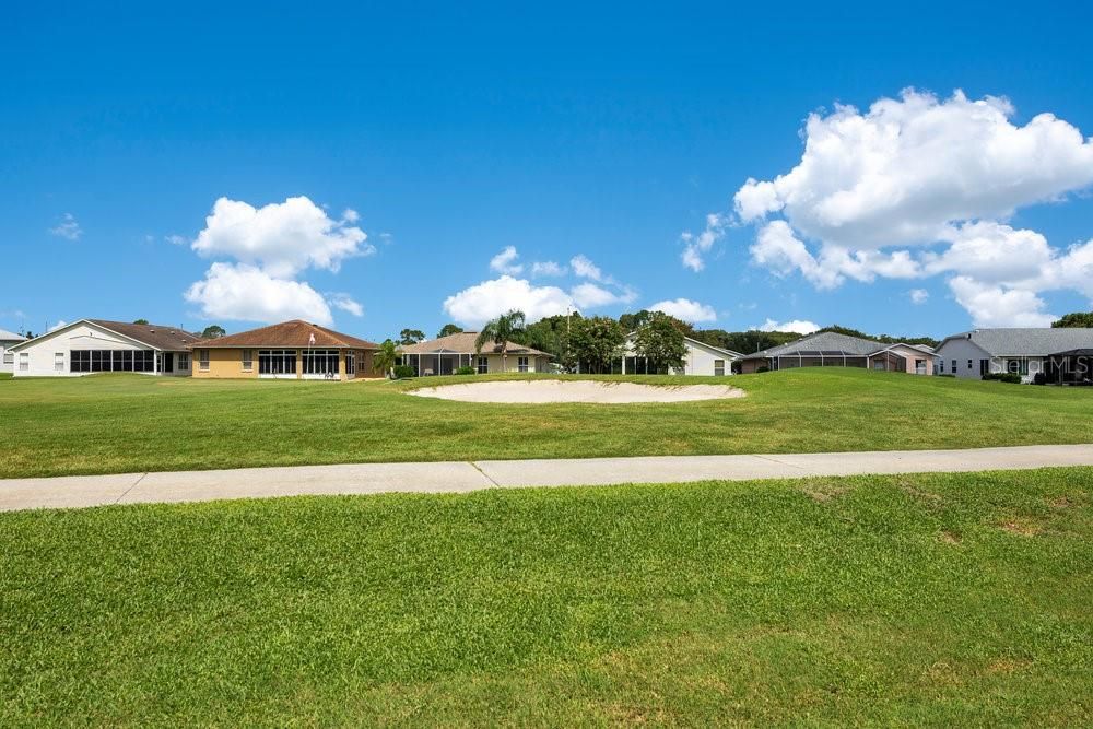 合同活跃: $243,000 (2 贝兹, 2 浴室, 1331 平方英尺)