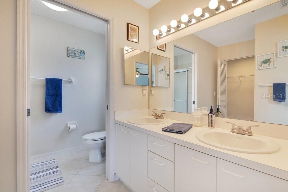 合同活跃: $243,000 (2 贝兹, 2 浴室, 1331 平方英尺)