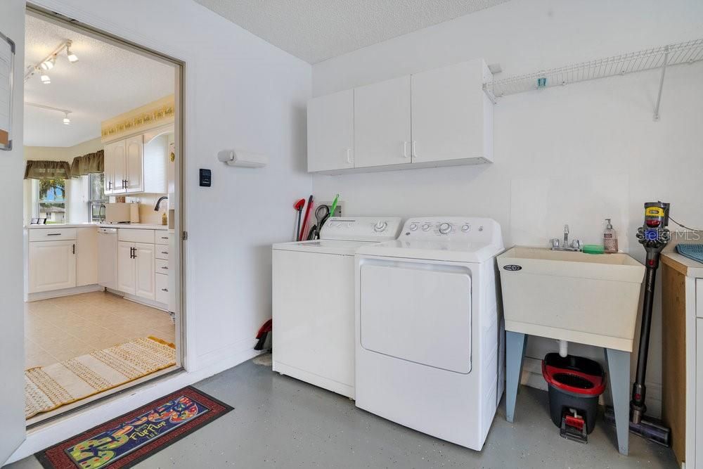 合同活跃: $243,000 (2 贝兹, 2 浴室, 1331 平方英尺)