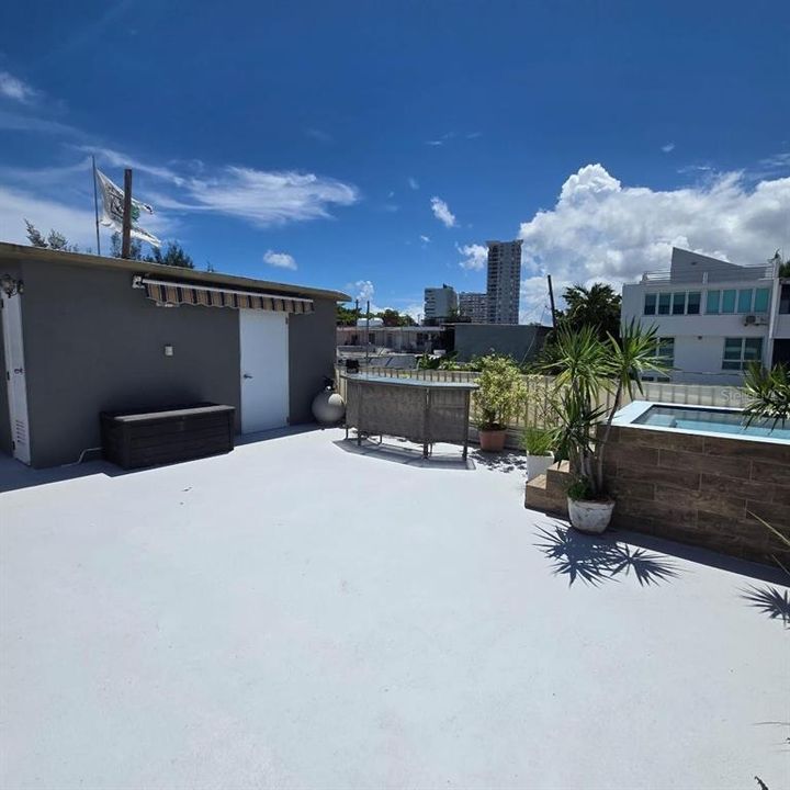 На продажу: $347,500 (2 спален, 1 ванн, 644 Квадратных фут)