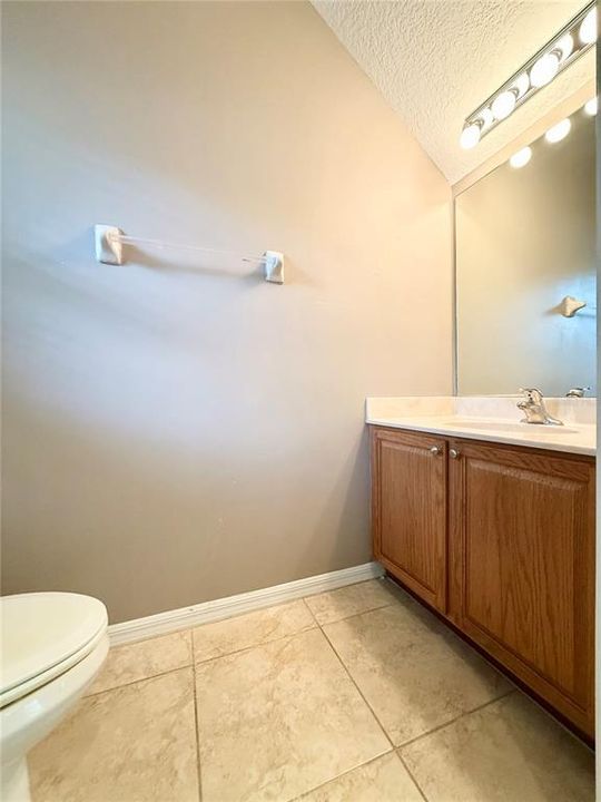 Active With Contract: $1,800 (3 beds, 2 baths, 1511 Square Feet)