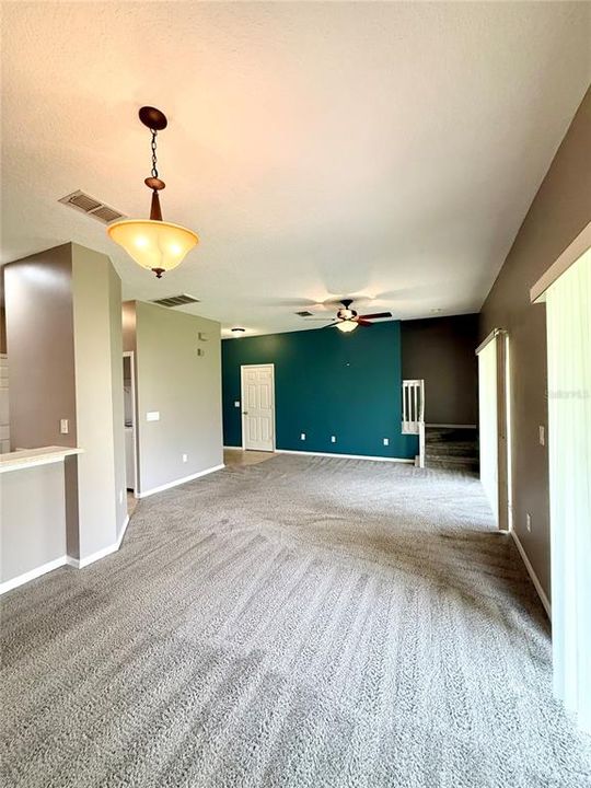 Active With Contract: $1,800 (3 beds, 2 baths, 1511 Square Feet)