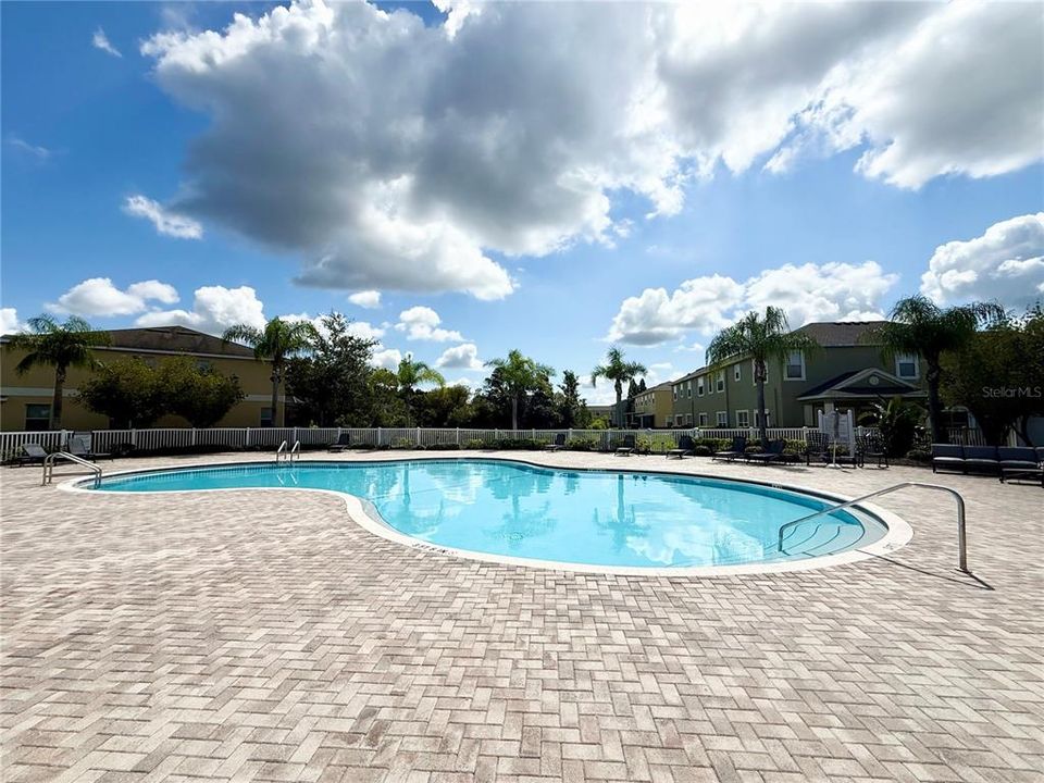 Active With Contract: $1,800 (3 beds, 2 baths, 1511 Square Feet)