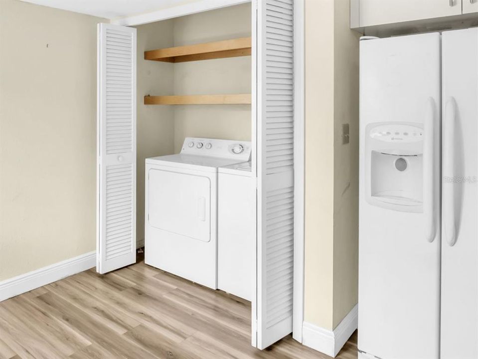 For Sale: $118,900 (2 beds, 2 baths, 1210 Square Feet)