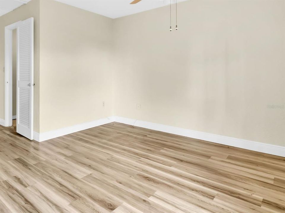 For Sale: $118,900 (2 beds, 2 baths, 1210 Square Feet)