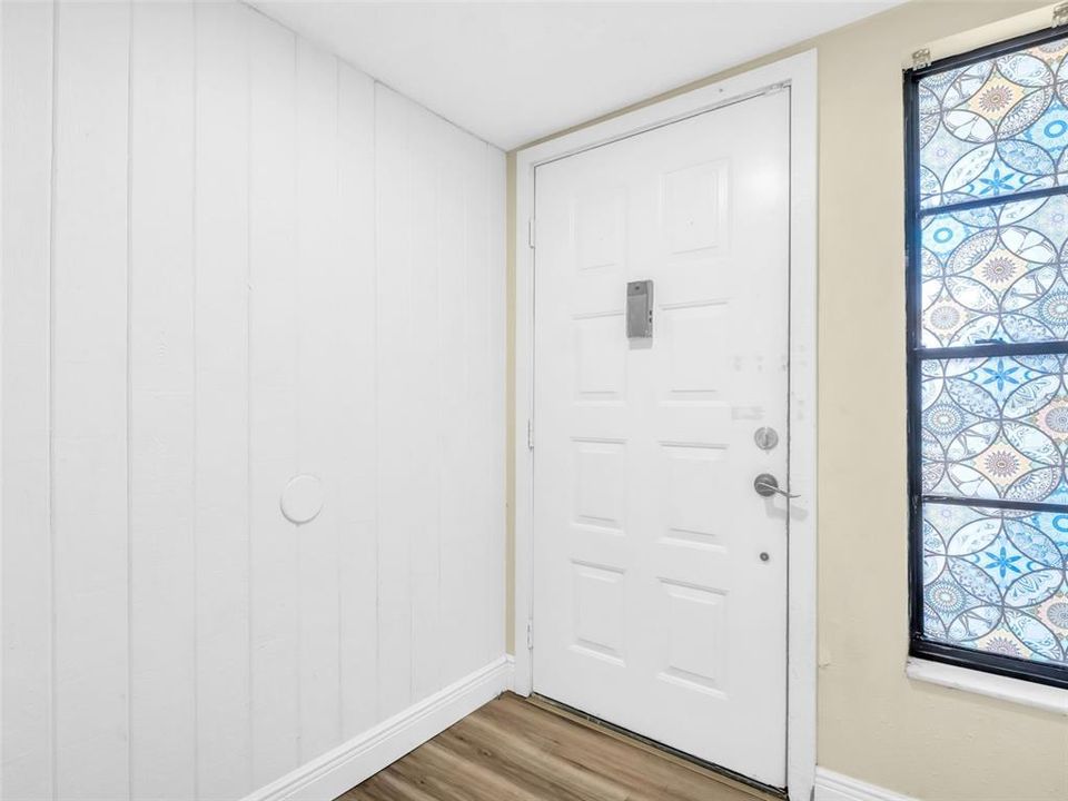 For Sale: $118,900 (2 beds, 2 baths, 1210 Square Feet)