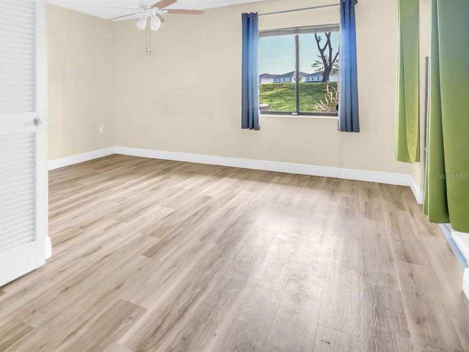 For Sale: $118,900 (2 beds, 2 baths, 1210 Square Feet)