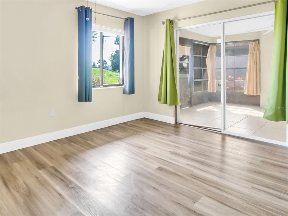 For Sale: $118,900 (2 beds, 2 baths, 1210 Square Feet)