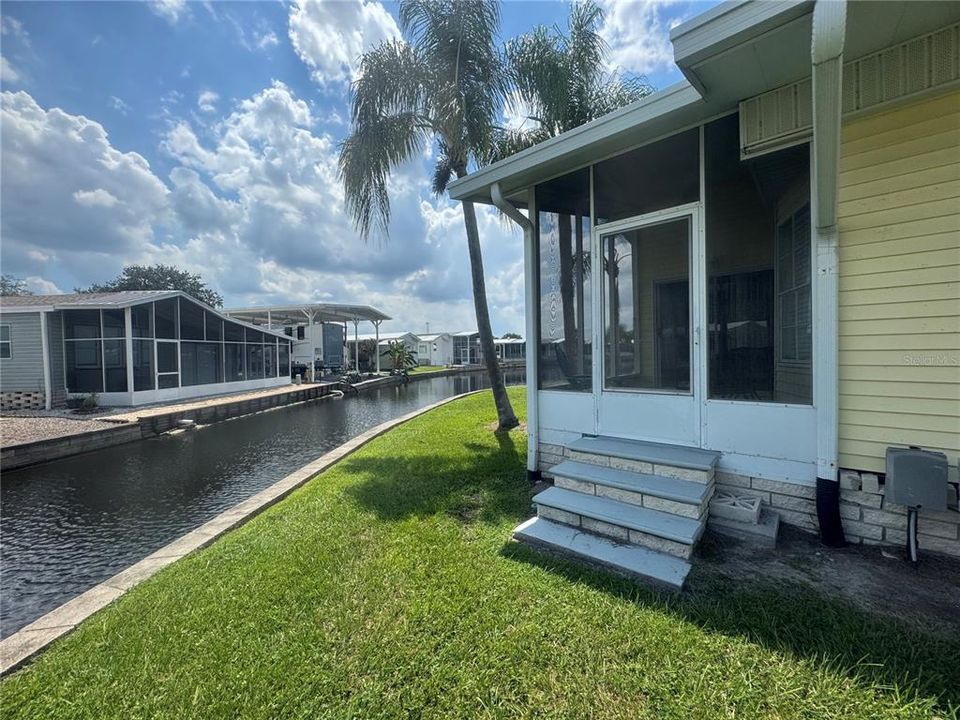 合同活跃: $123,500 (2 贝兹, 1 浴室, 687 平方英尺)