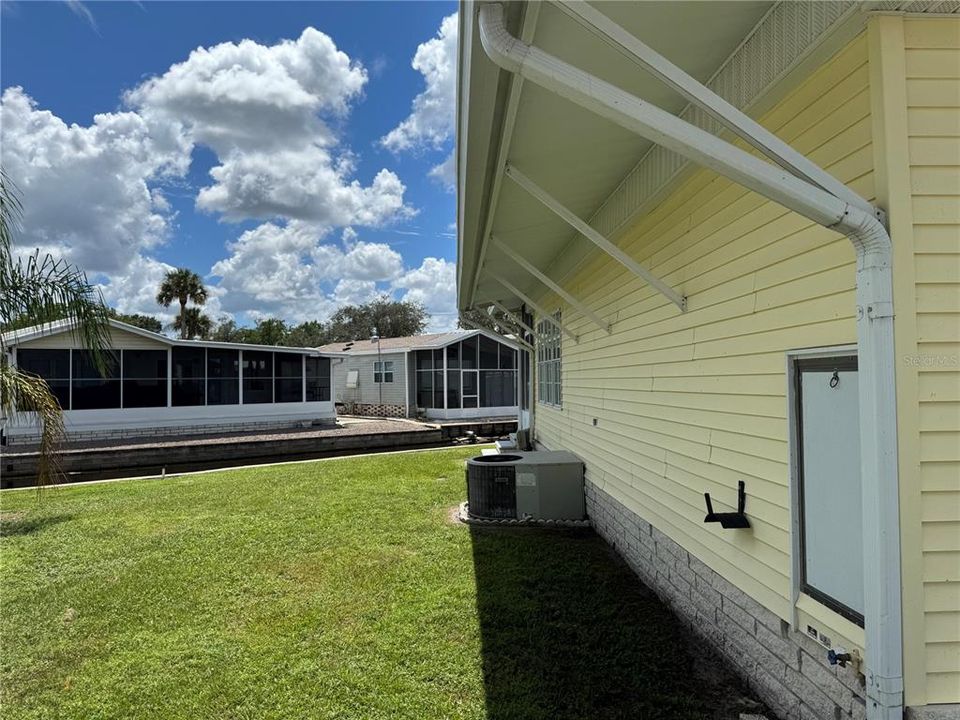 合同活跃: $123,500 (2 贝兹, 1 浴室, 687 平方英尺)