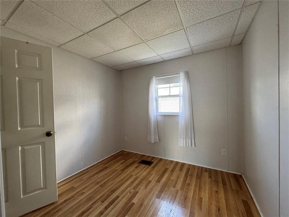 合同活跃: $123,500 (2 贝兹, 1 浴室, 687 平方英尺)