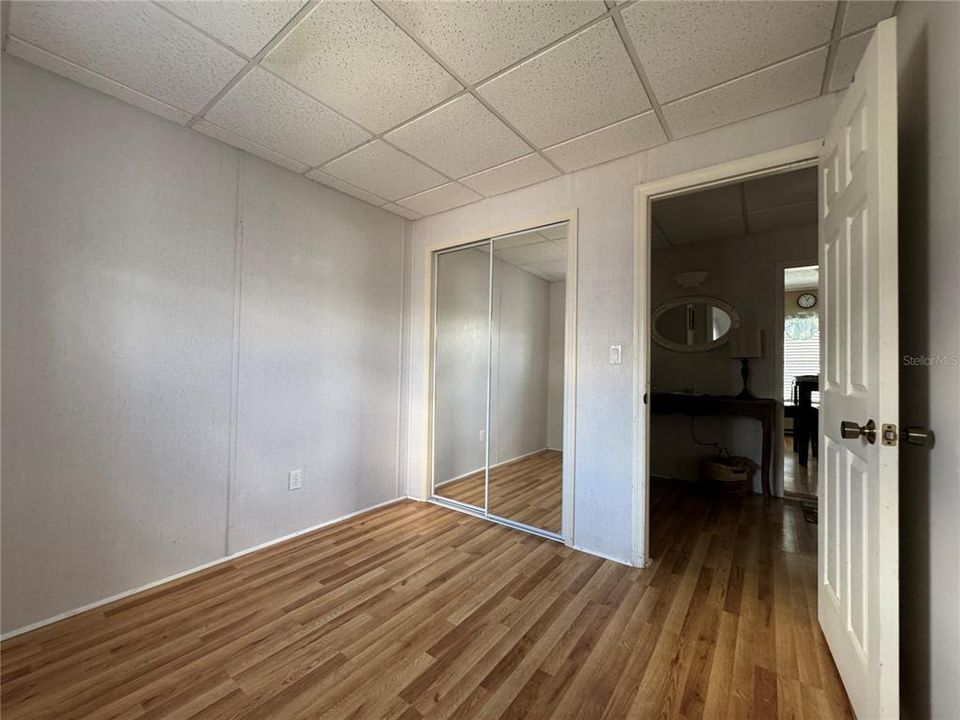 合同活跃: $123,500 (2 贝兹, 1 浴室, 687 平方英尺)