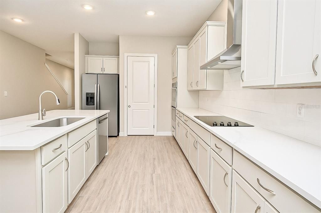 В аренду: $2,350 (4 спален, 3 ванн, 1855 Квадратных фут)