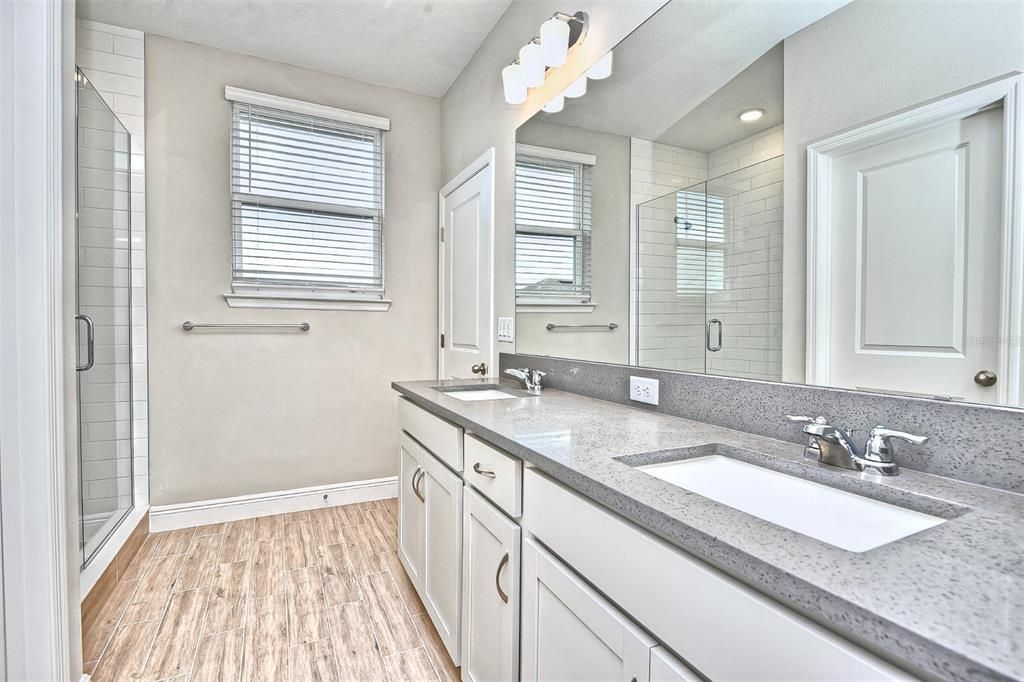 В аренду: $2,350 (4 спален, 3 ванн, 1855 Квадратных фут)