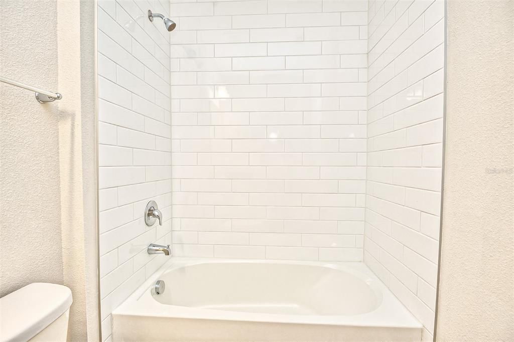 В аренду: $2,350 (4 спален, 3 ванн, 1855 Квадратных фут)