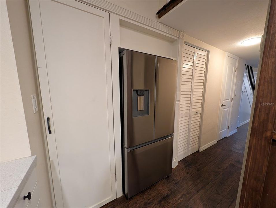 Под контрактом: $179,900 (3 спален, 2 ванн, 1102 Квадратных фут)