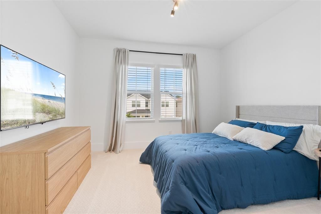 待售: $1,100,000 (5 贝兹, 4 浴室, 3470 平方英尺)