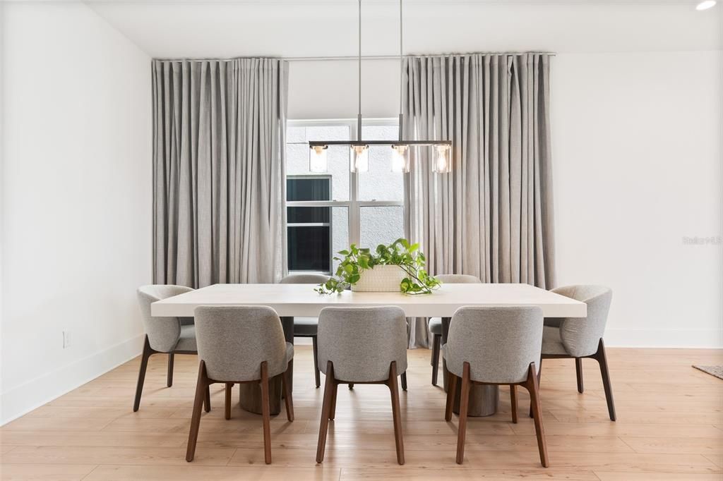 待售: $1,100,000 (5 贝兹, 4 浴室, 3470 平方英尺)