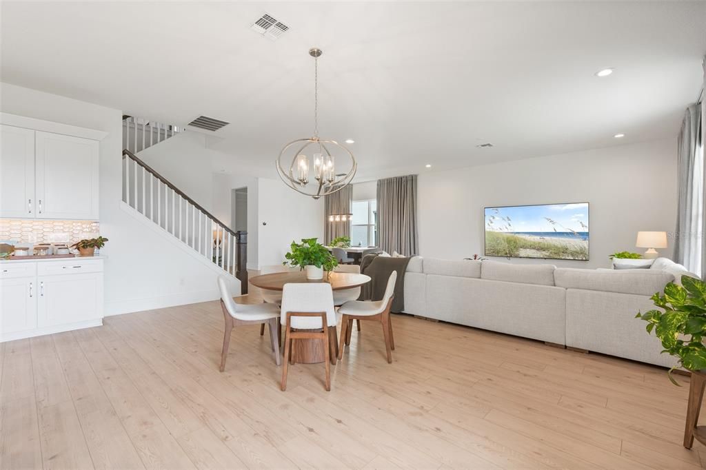 待售: $1,100,000 (5 贝兹, 4 浴室, 3470 平方英尺)