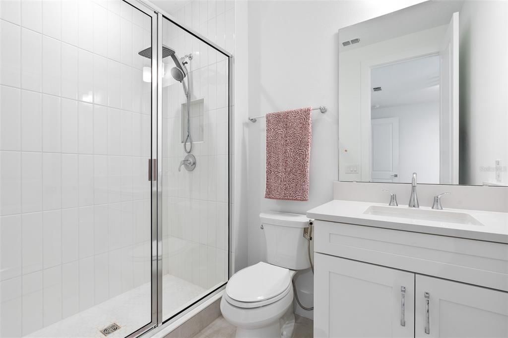 待售: $1,100,000 (5 贝兹, 4 浴室, 3470 平方英尺)