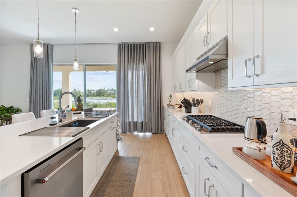 待售: $1,100,000 (5 贝兹, 4 浴室, 3470 平方英尺)