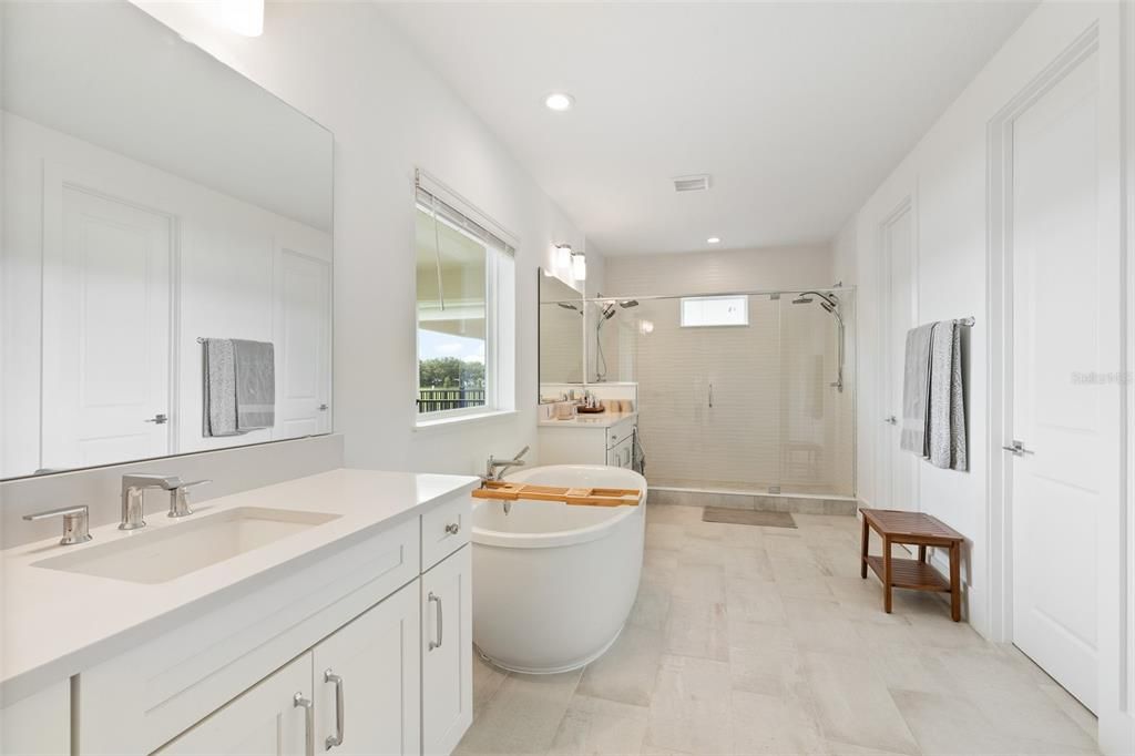 待售: $1,100,000 (5 贝兹, 4 浴室, 3470 平方英尺)