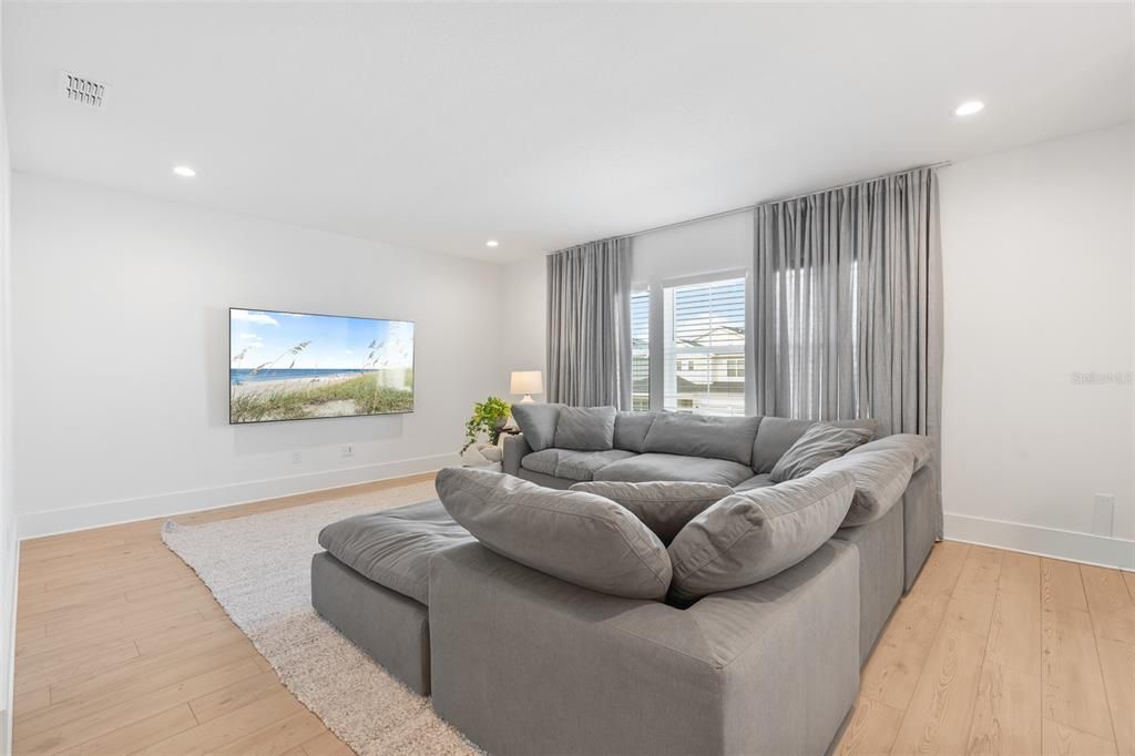 待售: $1,100,000 (5 贝兹, 4 浴室, 3470 平方英尺)