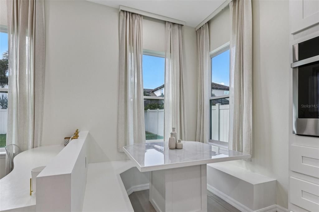 For Sale: $1,150,000 (5 beds, 4 baths, 3892 Square Feet)