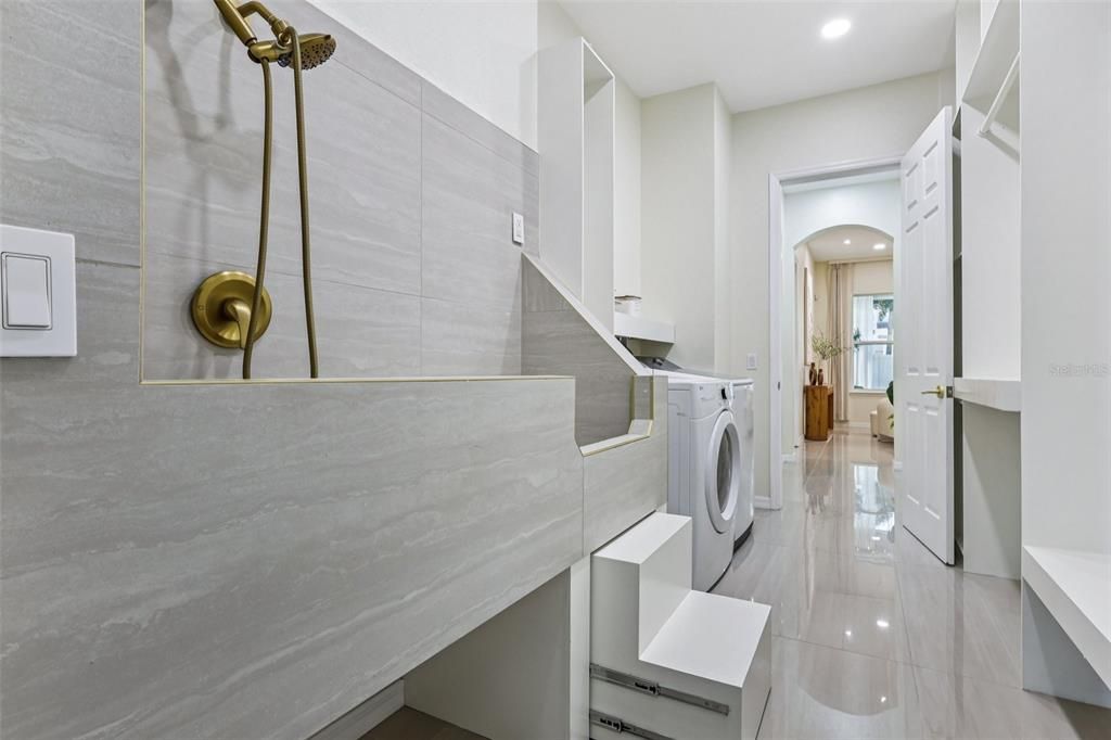 For Sale: $1,150,000 (5 beds, 4 baths, 3892 Square Feet)