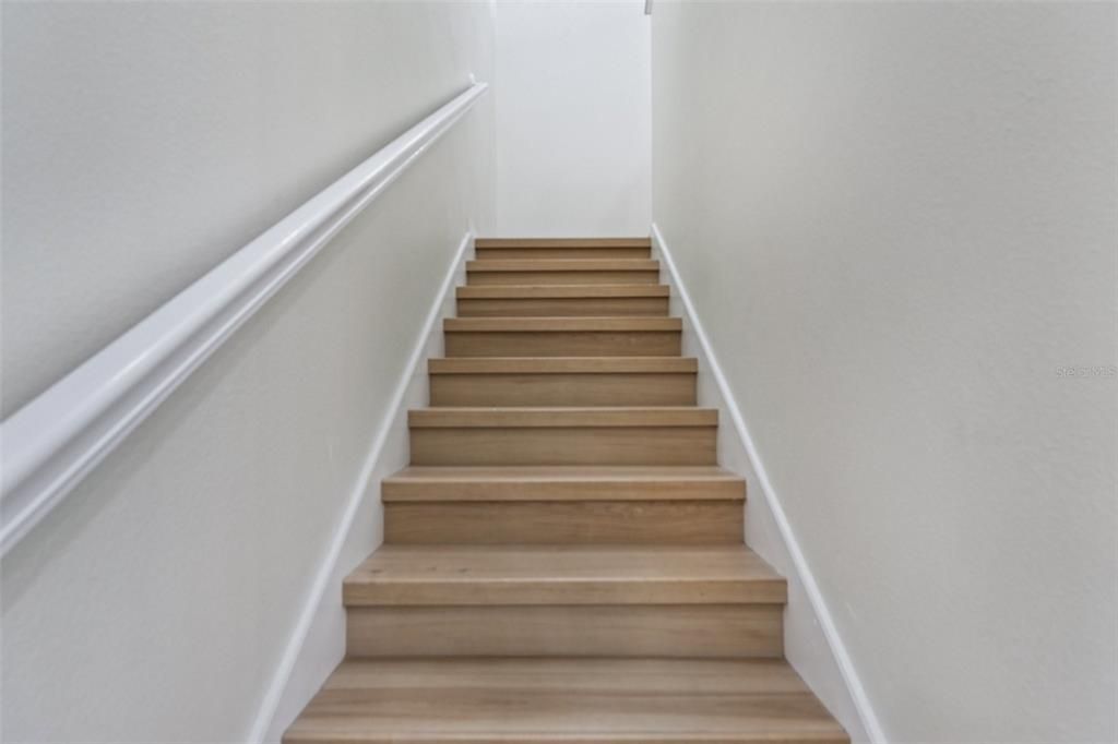 For Sale: $1,150,000 (5 beds, 4 baths, 3892 Square Feet)