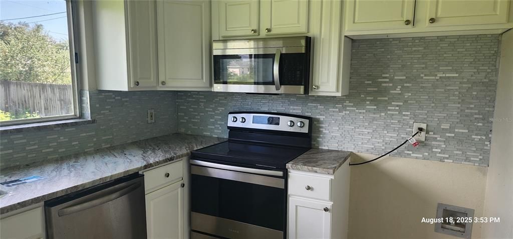 Active With Contract: $195,000 (3 beds, 2 baths, 1116 Square Feet)