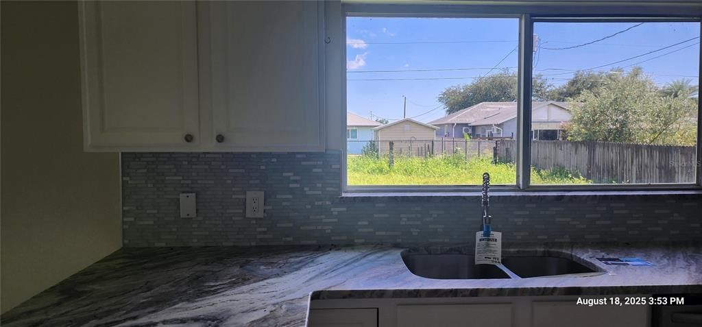 Active With Contract: $195,000 (3 beds, 2 baths, 1116 Square Feet)