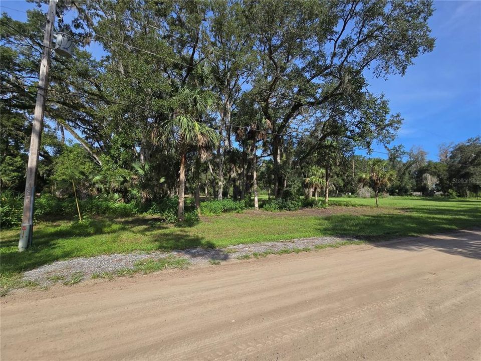Activo con contrato: $299,000 (5.44 acres)