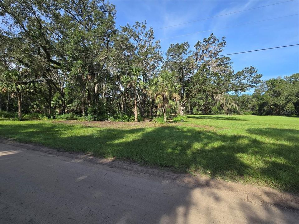 Activo con contrato: $299,000 (5.44 acres)