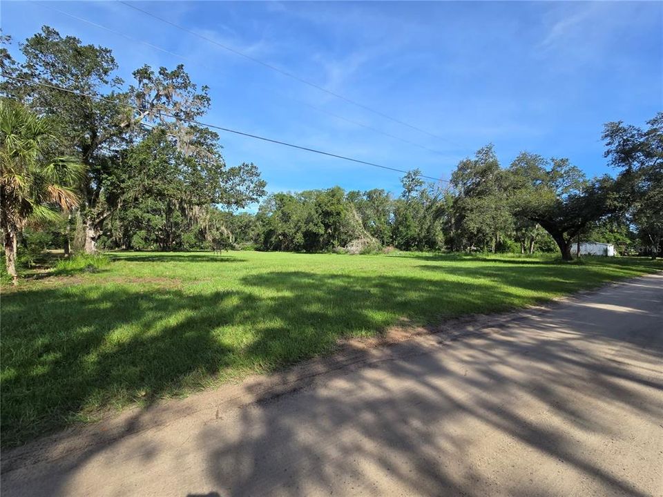 Activo con contrato: $299,000 (5.44 acres)