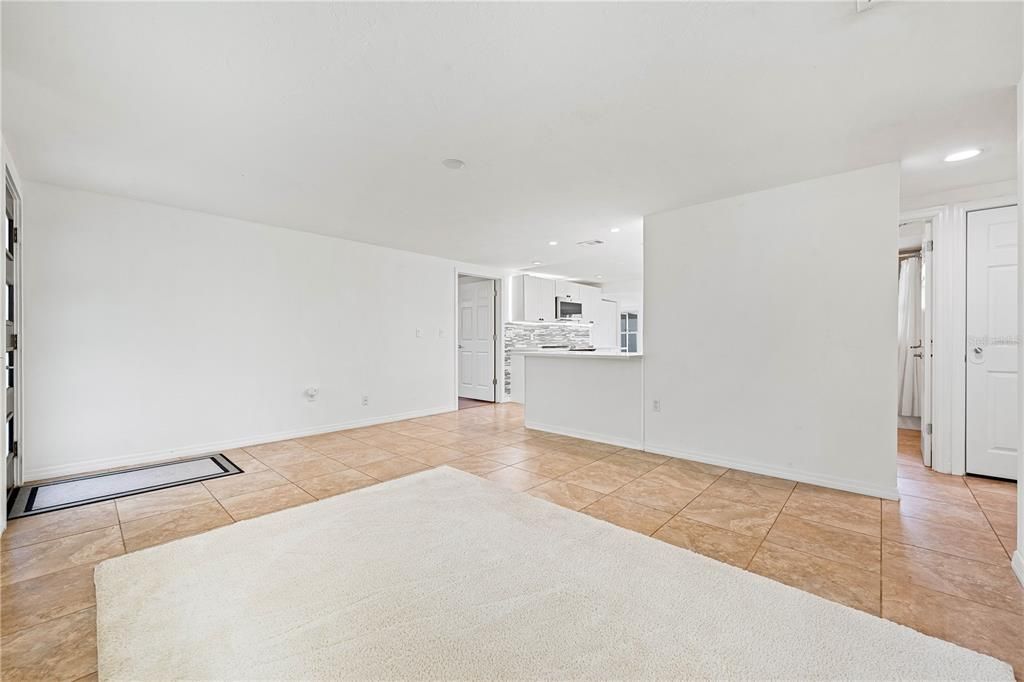 出租: $3,500 (3 贝兹, 2 浴室, 1262 平方英尺)