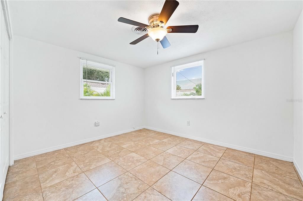 出租: $3,500 (3 贝兹, 2 浴室, 1262 平方英尺)