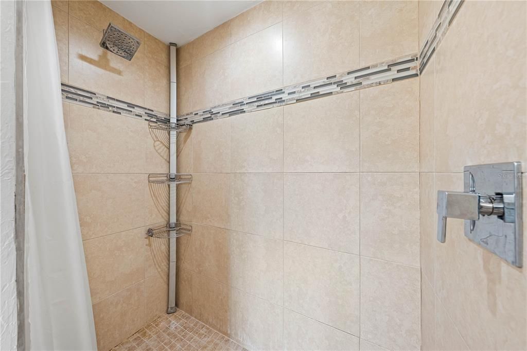 出租: $3,500 (3 贝兹, 2 浴室, 1262 平方英尺)